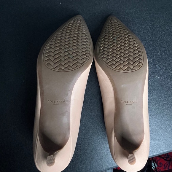 Cole Haan Go-To Park 3” pumps, beige, Like New 
Size 10 1/2 - Picture 10 of 10